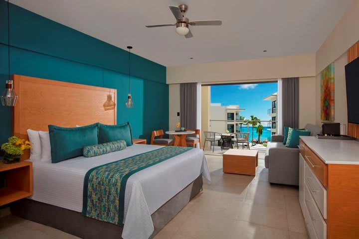 Junior Suite, 1 King Bed, Ocean View (Preferred Club)