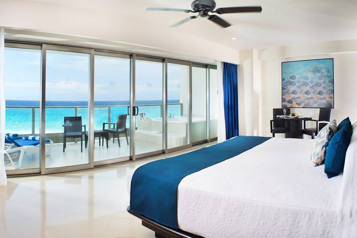 Img - Ocean front suite king - nonrefundable