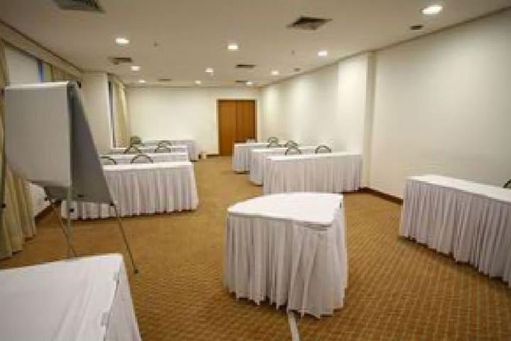 There is a meeting room available at the  Saint Charbel Suites in Sao Paulo