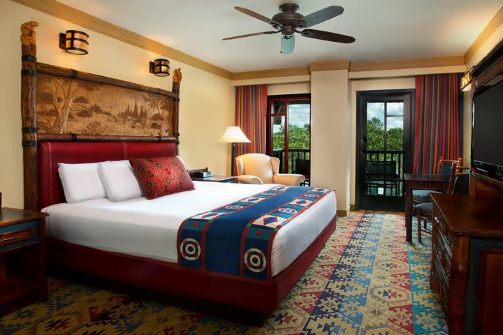 Hotel with 727 wildlife-themed guest rooms