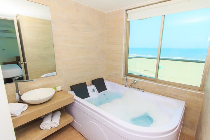 The tub of a suite with ocean view