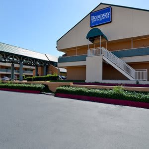 Rodeway Inn & Suites South of Fiesta Park