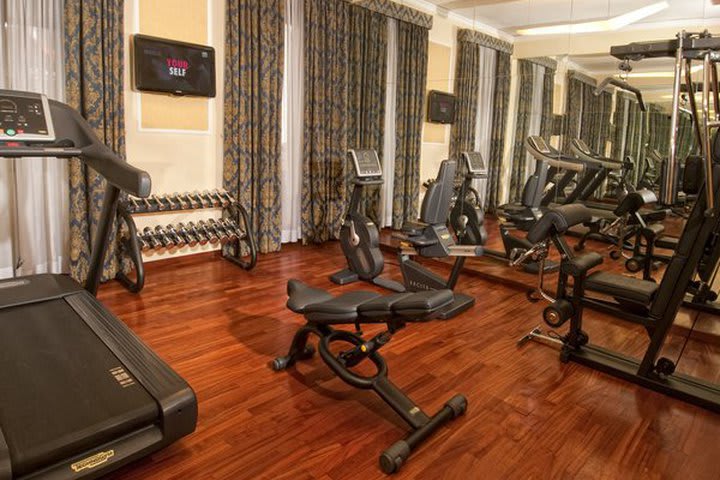 24-hour fitness center at the Ambasciatori Palace hotel in Rome