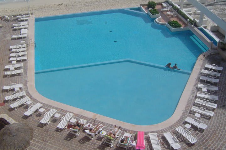 Vista aérea de la piscina