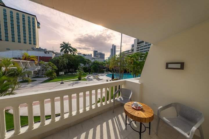 Algunas habitaciones tienen balcón o terraza