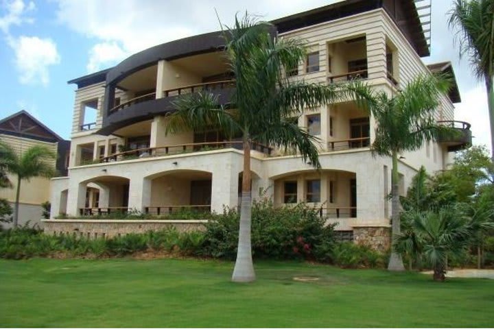 Los Altos Club on the outskirts of La Romana
