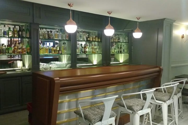 Bar