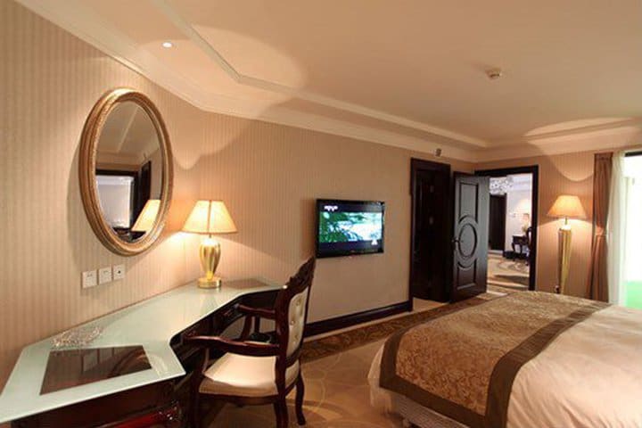 Deluxe elegant suite at the Continental Grand Hotel near Olympic Forest Park in Beijing