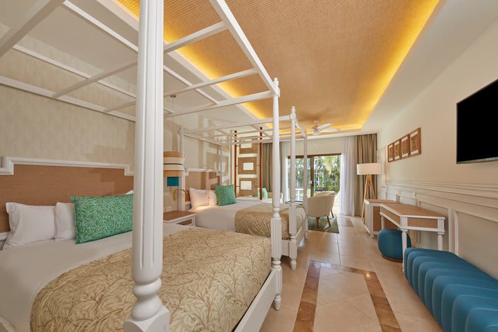 Junior Suite (Deluxe Swim Up)