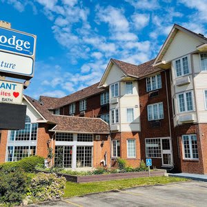 Travelodge by Wyndham Niagara Falls Lundys Lane