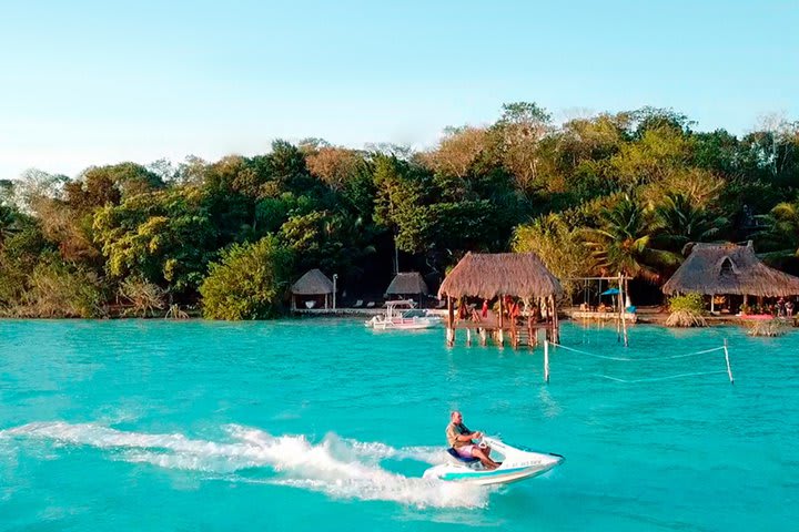 Hotel in front of Lake Bacalar