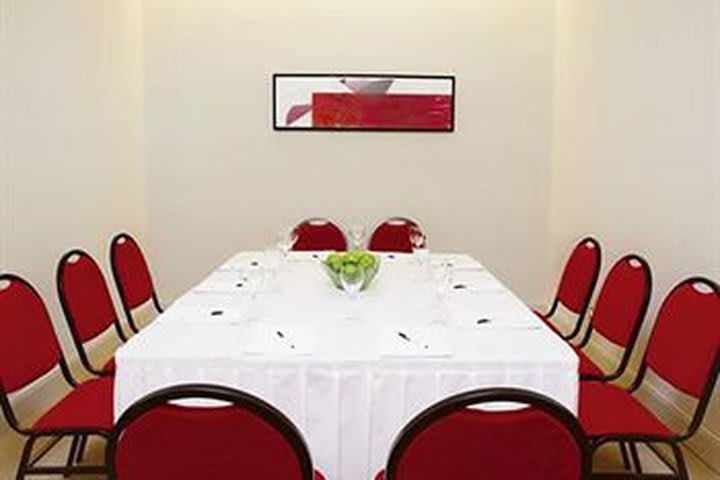 La sala de reuniones es perfecta para grupos de trabajo