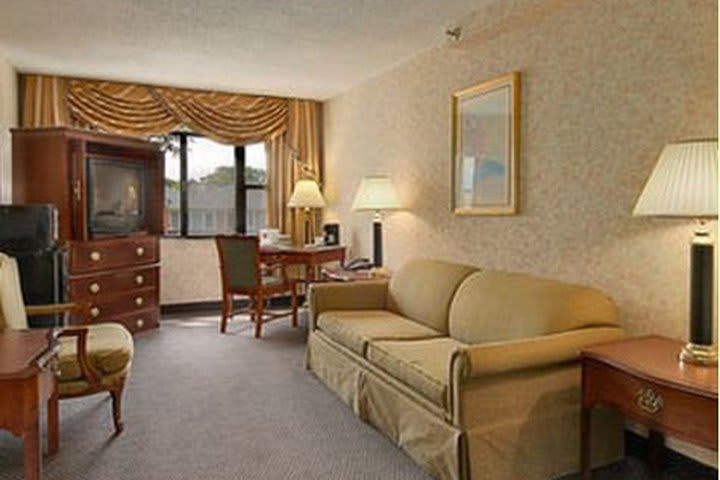 Guest room at the Ramada Lake Shore, hotel near the University of Chicago