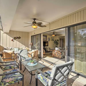 Centrally Located Kailua-kona Condo w/ Lanai!