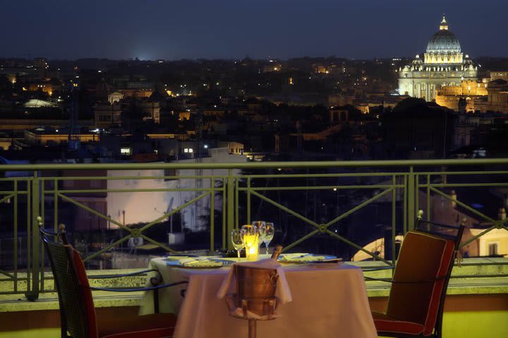 The restaurant at Hotel Bernini in Rome serves Mediterranean dishes