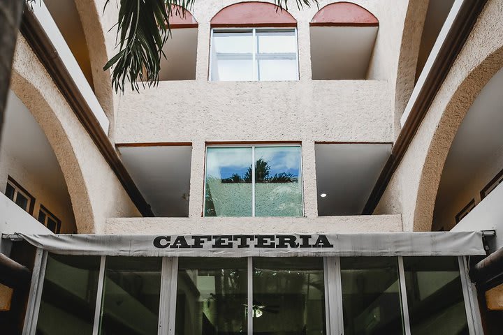 Entrada de la cafetería