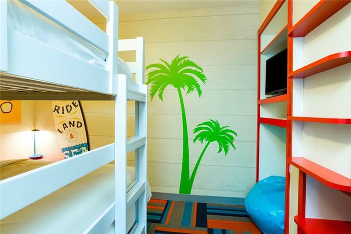 Decoración de un dormitorio en una de las suites