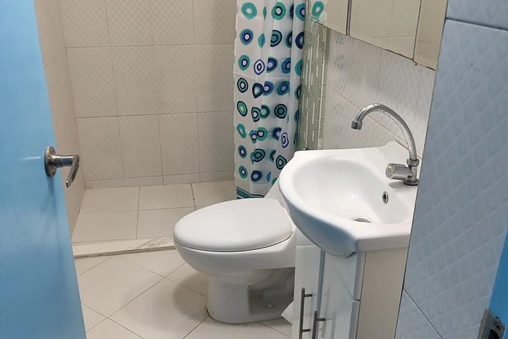 Baño privado de un Apartamento de 4 dormitorios cerca del mar