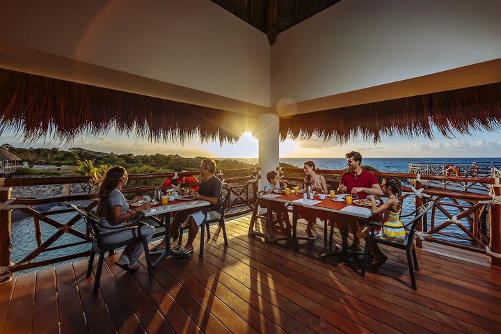 Restaurante con vista al mar