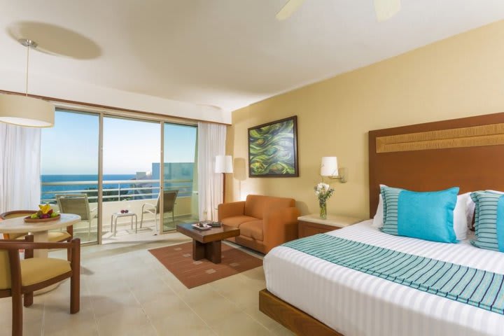 Deluxe room with ocean view