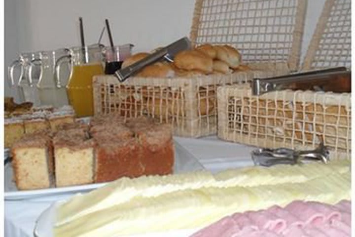 Disfruta el desayuno del Hotel Souzamar en el centro de Foz de Iguazú