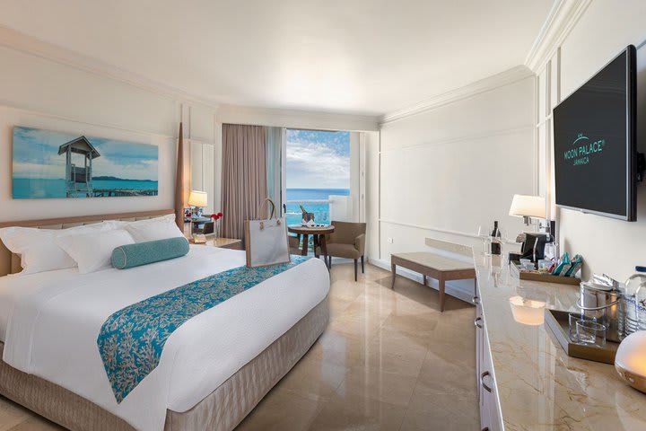 Img - Superior Honeymoon Deluxe