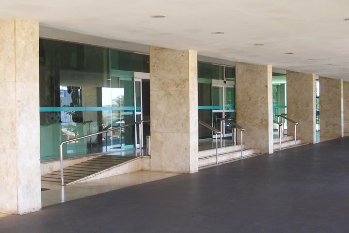 Entrada del Saint Peter, hotel en el sector hotelero de Brasilia