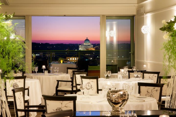 L’Olimpo restaurant at Hotel Bernini Bristol in Rome