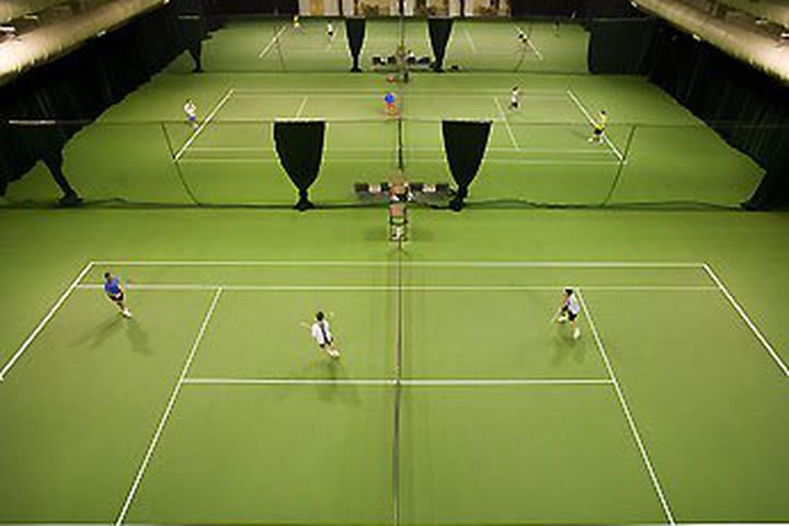 Tennis court at the Mercure Wanshang, hotel in Beijing