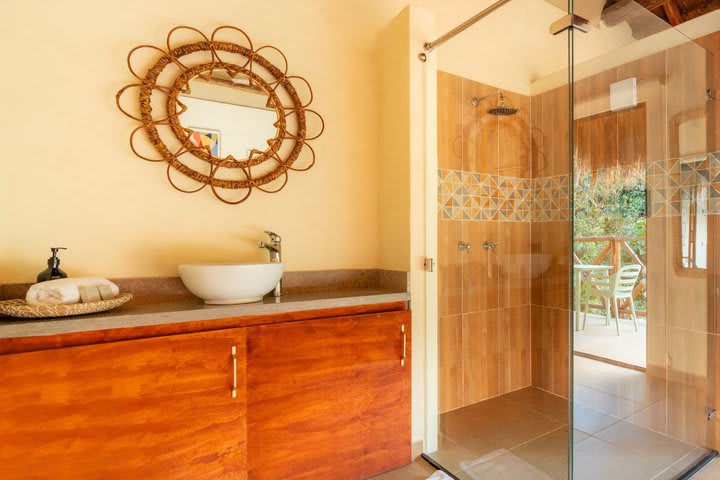 Baño privado con ducha de una villa