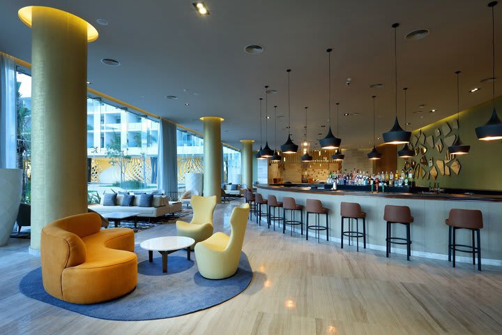 Lobby bar