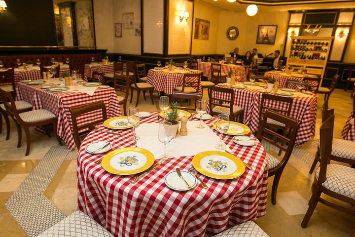 Bistro la Bastille restaurant with French specialties