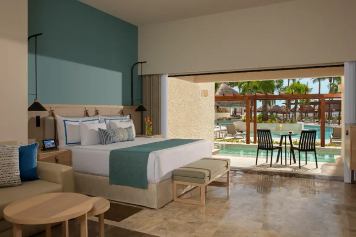 Img - Preferred Club suite familiar swim out