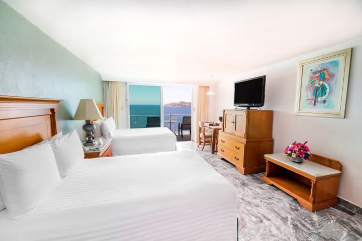 Standard double guest room with ocean view