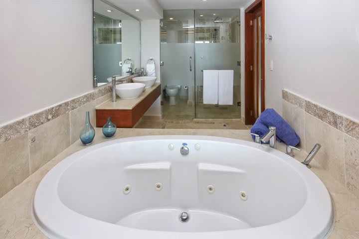 Todos los apartamentos tienen jacuzzi