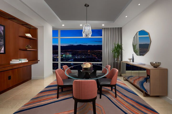 Dining area in the 1-bedroom Sky Penthouse