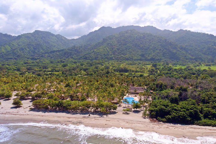 Hotel frente a la playa