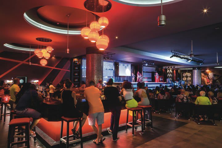 Lounge bar