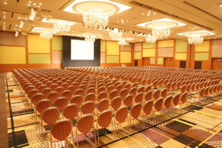 Shinagawa Prince Hotel has conference facilities to accommodate up to 3,200 guests