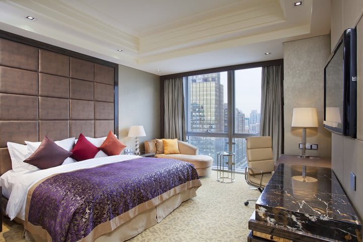 The Crowne Plaza Beijing Chaoyang U-Town hotel has 364 guest rooms and suites