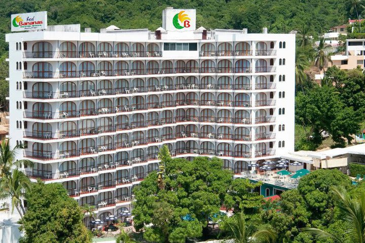 The property is located in the Acapulco Golden Zone