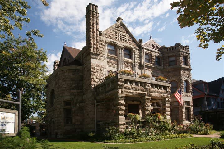 Castle Marne Bed & Breakfast