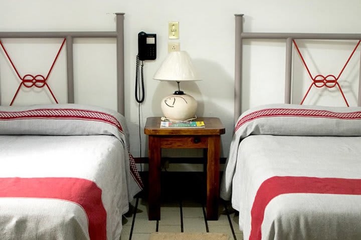 Twin guest room