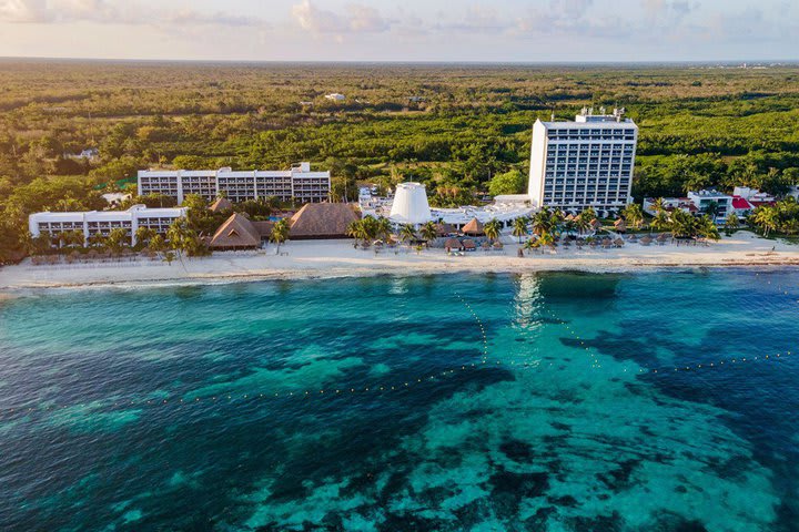 Hotel frente al mar