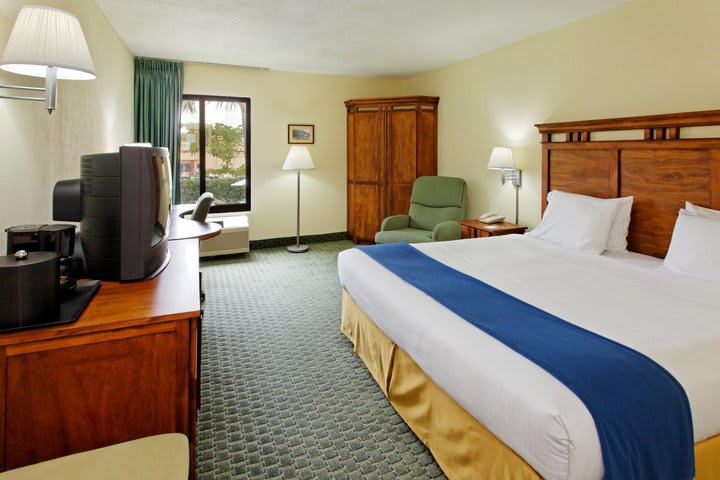 Guest room at the Holiday Inn Express San Jose Airport
