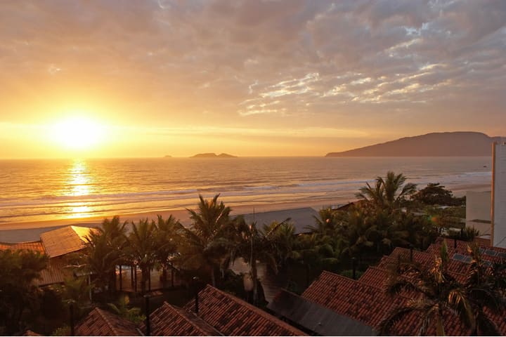 Vista del atardecer en el Hotel Costa Norte Ingleses