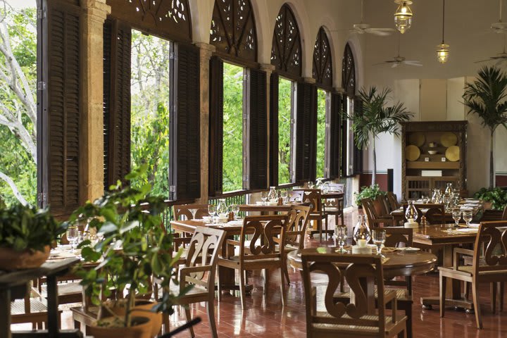 Restaurante de cocina regional e internacional