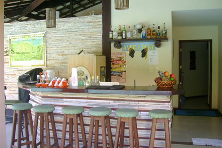 Bar del área de la alberca del Hotel Eco Atlântico