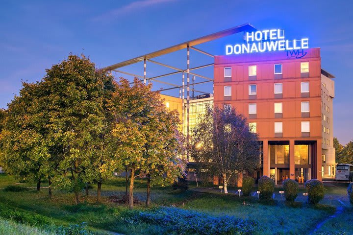 Trans World Hotel Donauwelle - Linz, - PriceTravel
