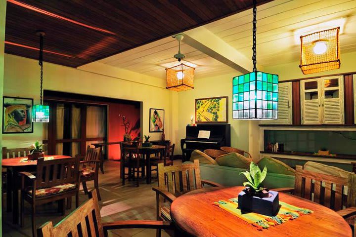 Food area at the Jambo Pousada hotel in Itacimirim